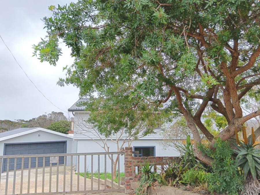 5 Bedroom Property for Sale in Fraaiuitsig Western Cape
